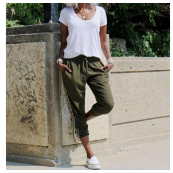 ShopEvelynne Pants - ✨LAST ONES✨COZY CHIC OLIVE SIDE POCKETS JOGGERS